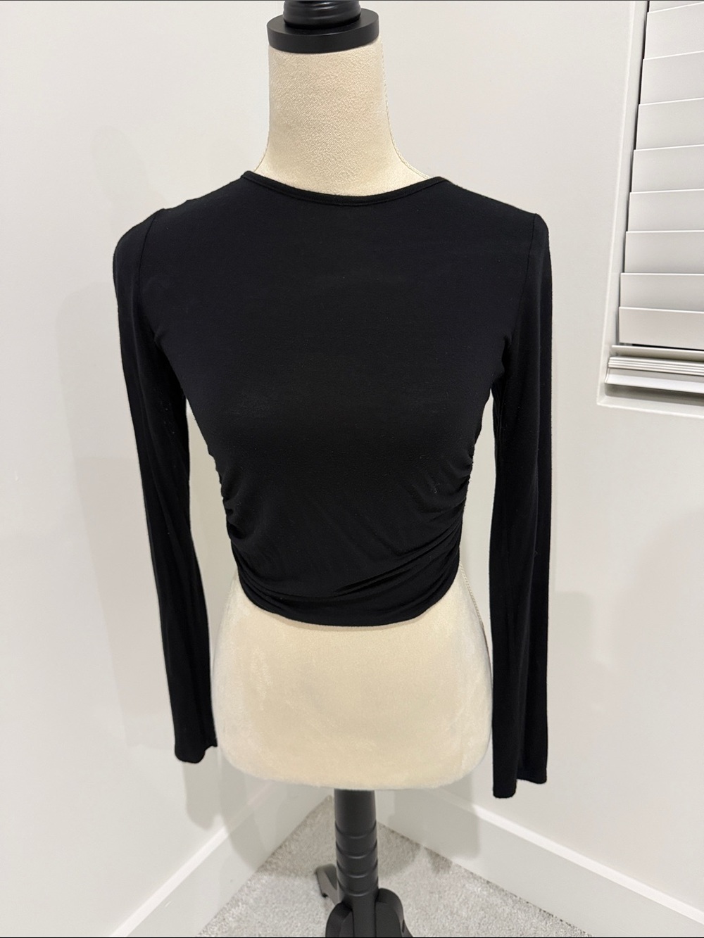 Long-Sleeve Black Crewneck Women's Top